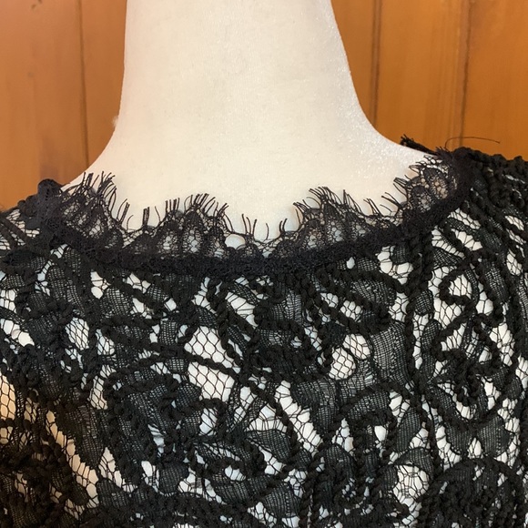 Beautiful black lace crop top. - Picture 3 of 5